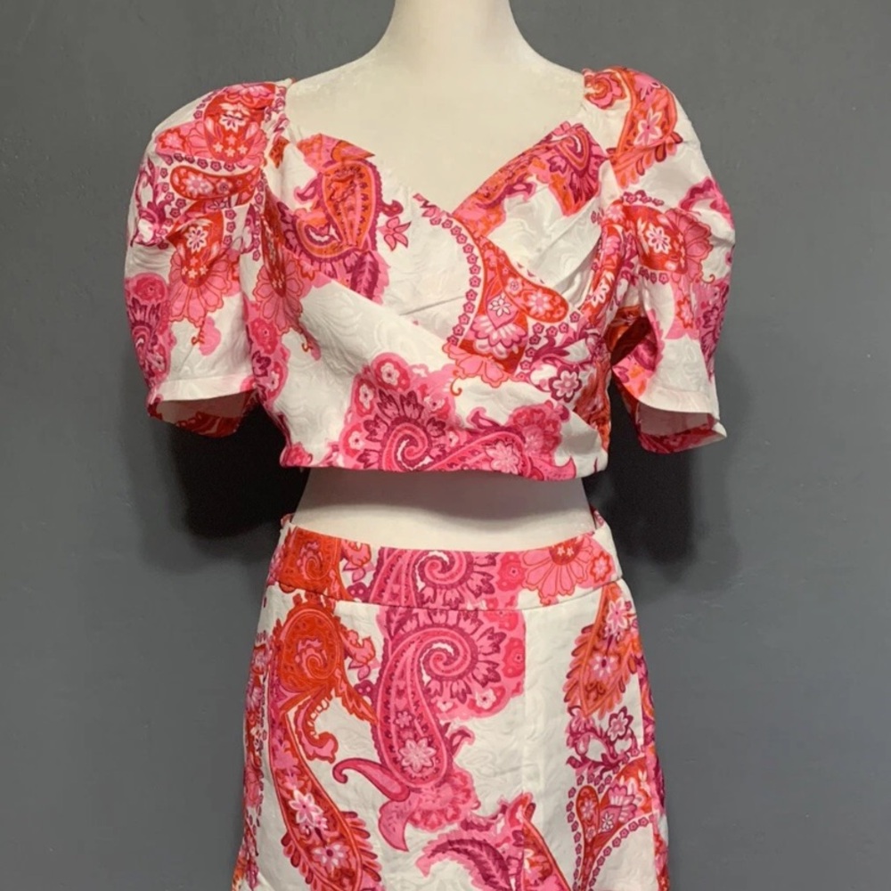SHEIN Women's Sz Medium Pink Paisely Short Sleeves Crop Top and Skirt Set - Picture 2 of 9